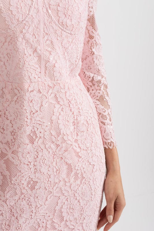 Amarisse | Elegant Lace Maxi Dress in Soft Pink - Image 4