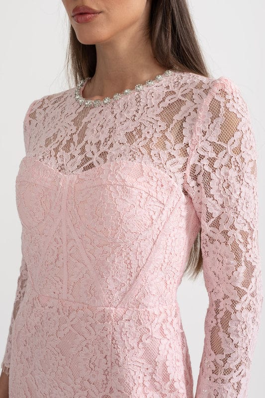 Amarisse | Elegant Lace Maxi Dress in Soft Pink - Image 5