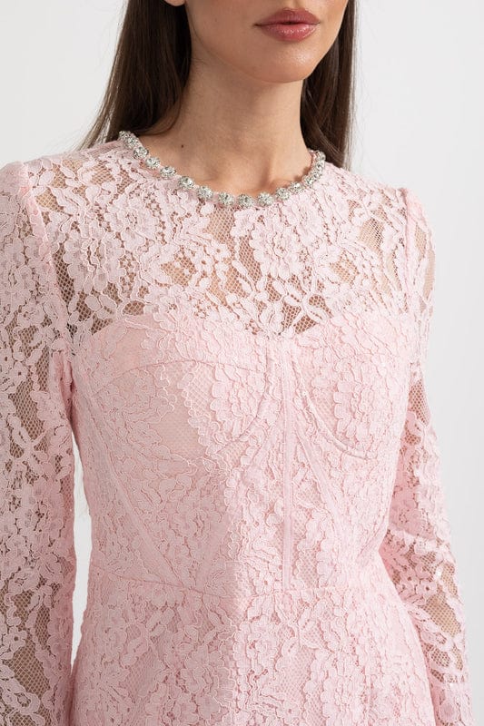 Amarisse | Elegant Lace Maxi Dress in Soft Pink - Image 7