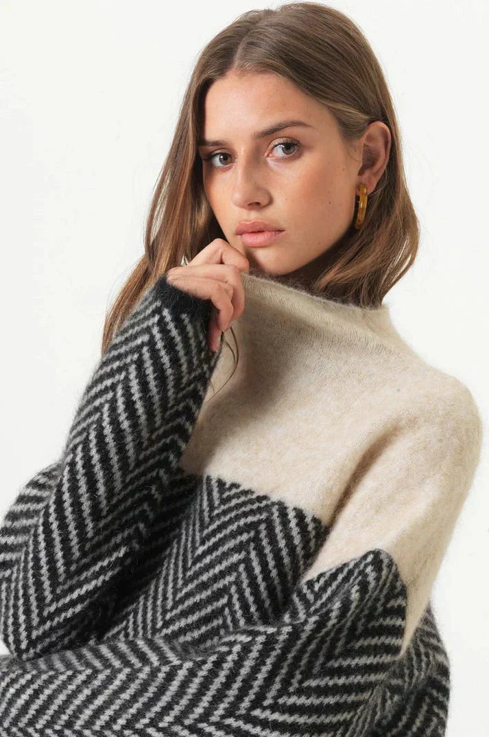 Xandra | Women’s Herringbone-Pattern Knit Sweater - Image 6
